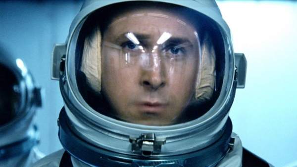 Ryan Gosling como Neil Armstrong Ryan Gosling como Neil Armstrong
