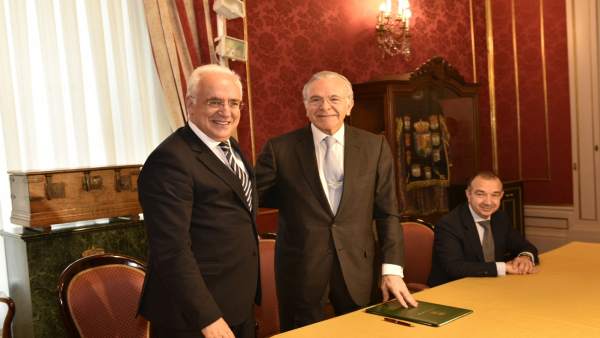 Ceniceros y Fainé tras firmar acuerdo Gobierno riojano y 'la Caixa' Ceniceros y Fainé tras firmar acuerdo Gobierno riojano y 'la Caixa'
