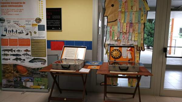 Exposición de la CHE sobre las especies invasoras instalada en el CRA de Tierz Exposición de la CHE sobre las especies invasoras instalada en el CRA de Tierz