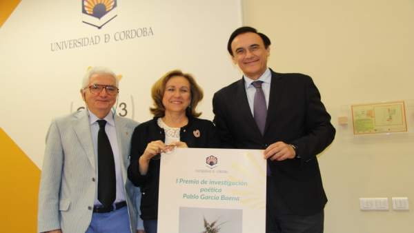 Villamandos (dcha.), en la presentación del premio Villamandos (dcha.), en la presentación del premio
