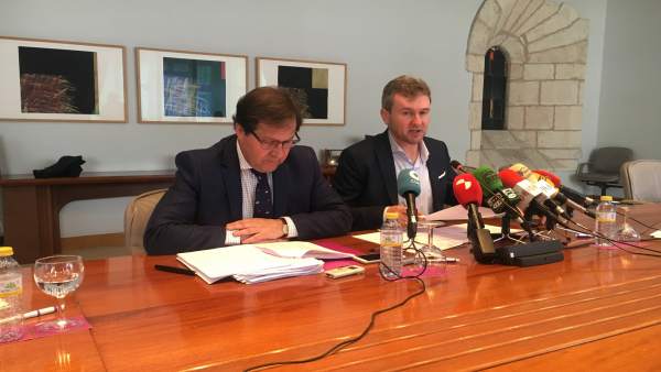 Salvador de Foronda (izda) y Javier Lacalle. 12-6-2018 Salvador de Foronda (izda) y Javier Lacalle. 12-6-2018