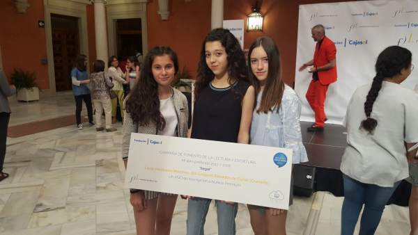 La alumna Lucía Valdivieso gana el concurso 'Mi libro favorito' La alumna Lucía Valdivieso gana el concurso 'Mi libro favorito'