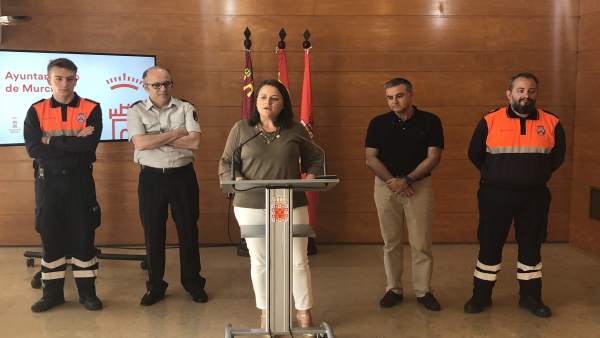 Sánchez presenta el Plan de Protección Civil de Emergencia por incendios foresta Sánchez presenta el Plan de Protección Civil de Emergencia por incendios foresta