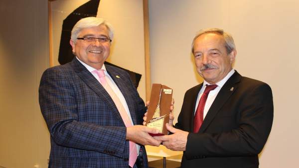 El alcalde Wenceslao López recibe en 2016 la Escoba de Platino El alcalde Wenceslao López recibe en 2016 la Escoba de Platino