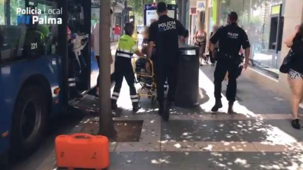 Policía Local asiste a una embarazada Policía Local asiste a una embarazada
