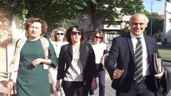 Juana Rivas, a su llegada a los juzgados de Granada Juana Rivas, a su llegada a los juzgados de Granada