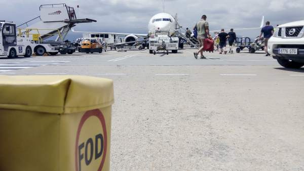 Contenedores FOD en el Aeropuerto de Girona Contenedores FOD en el Aeropuerto de Girona