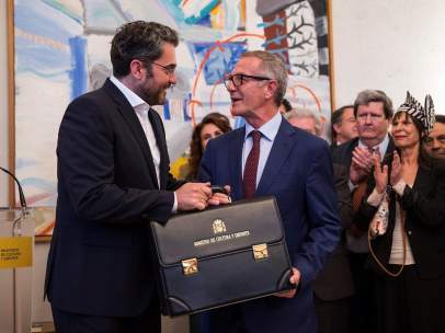 Guirao recibe su cartera ministerial de Màxim Huerta.