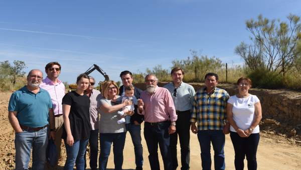 Rosario Cordero visita las obras de la carretera de Plasenzuela Rosario Cordero visita las obras de la carretera de Plasenzuela
