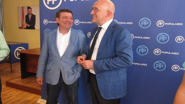 Jesús Julio Carnero, junto a Luis Miguel González Gago Jesús Julio Carnero, junto a Luis Miguel González Gago