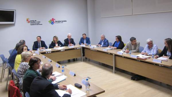 Reuión de la Mesa de Seguimiento Permanente de Acogida al Refugiado Reuión de la Mesa de Seguimiento Permanente de Acogida al Refugiado