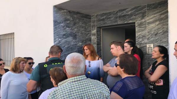 Concentración para paralizar un desahucio Concentración para paralizar un desahucio