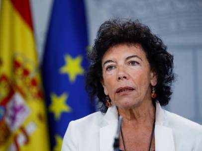 La portavoz del Gobierno, Isabel Celaá, este viernes en Moncloa tras la reunión del Consejo de Ministros.