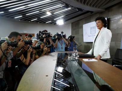 Isabel Celaá, portavoz del Gobierno, al comienzo de la rueda de prensa posterior al Consejo de MInistros.