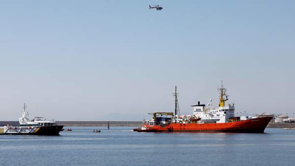 El Aquarius llega a Valencia El Aquarius llega a Valencia