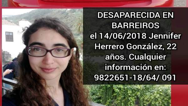 Cartel de una joven desaprecida en Barreiros difundido por la familia en redes. Cartel de una joven desaprecida en Barreiros difundido por la familia en redes.