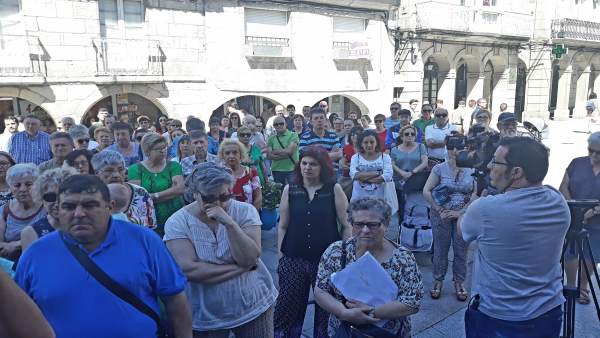 Concentración en O Porriño por el matrimonio fallecido en un crimen machista Concentración en O Porriño por el matrimonio fallecido en un crimen machista
