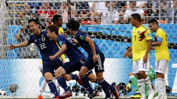 Los jugadores de Japón celebran el segundo gol ante Colombia. Los jugadores de Japón celebran el segundo gol ante Colombia.