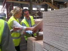 Marta Gastón visita las instalaciones de Finsa en Cella (Teruel)