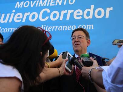 Ximo Puig atén als mitjans a Alacant
