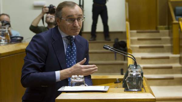 Alfonso Alonso, presidente del PP vasco, en el Parlamento Alfonso Alonso, presidente del PP vasco, en el Parlamento