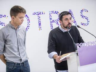 Íñigo Errejón, candidato de Podemos a la Comunidad de Madrid, y Ramón Espinar, secretario general de Podemos Madrid.