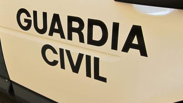 Coche de la Guardia Civil. Coche de la Guardia Civil.