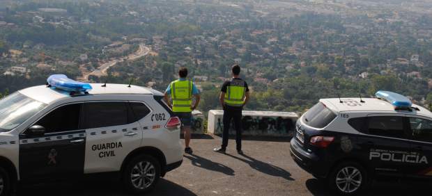 Agentes de la Guardia Civil y de la Policia Nacional
