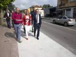 La vicepresidenta visita las obras del carril bici de Torrelavega a Reocín