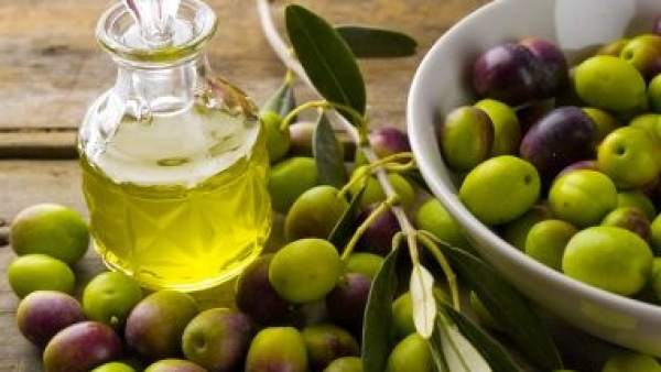 Aceitunas en la mesa Aceitunas en la mesa