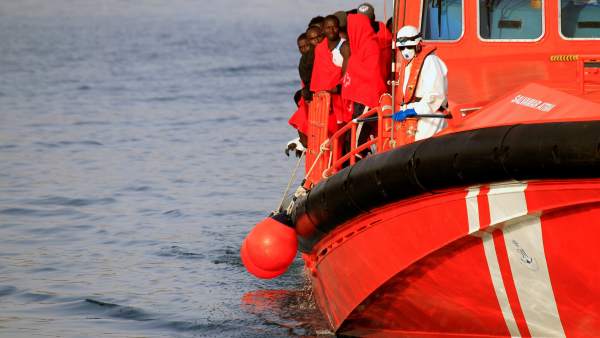130 inmigrantes rescatados de doce pateras en aguas del Estrecho de Gibraltar. 130 inmigrantes rescatados de doce pateras en aguas del Estrecho de Gibraltar.
