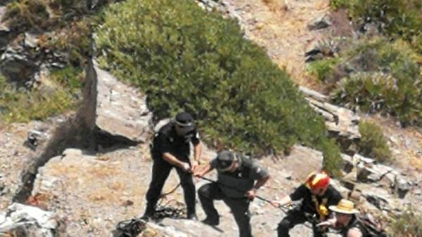 Rescate de un turista en Almuñécar (Granada) Rescate de un turista en Almuñécar (Granada)