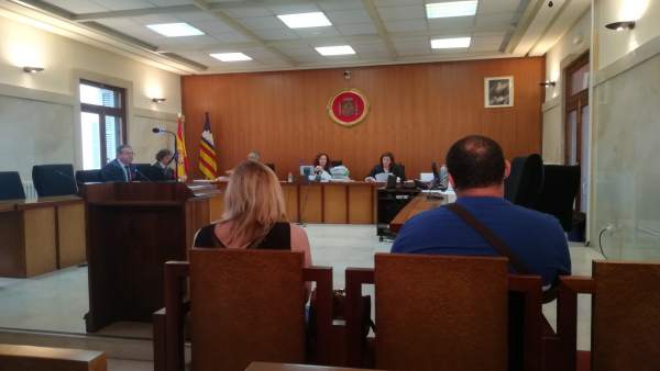 Los acusados por un delito contra los trabajadores, en la Audiencia Los acusados por un delito contra los trabajadores, en la Audiencia