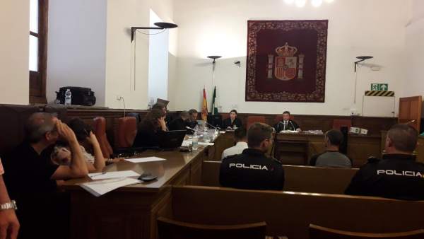 Juicio por Sara Correa, muerta de un disparo supuestamente de su pareja Juicio por Sara Correa, muerta de un disparo supuestamente de su pareja