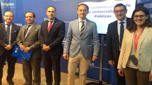El consejero Javier Celdrán en la presentación del apoyo a universidades El consejero Javier Celdrán en la presentación del apoyo a universidades