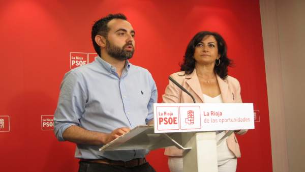 Andreu y Juarez del PSOE en rueda de prensa Andreu y Juarez del PSOE en rueda de prensa