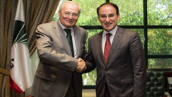 Manuel Azuaga Y Javier González De Lara Acuerdo Unicaja Banco Cem Manuel Azuaga Y Javier González De Lara Acuerdo Unicaja Banco Cem