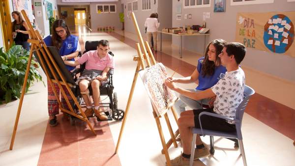 Proyectos de ayuda de la Caixa Proyectos de ayuda de la Caixa