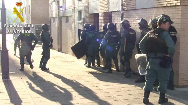 Guardia Civil detiene a un hombre por agredir a un Sargento Guardia Civil detiene a un hombre por agredir a un Sargento