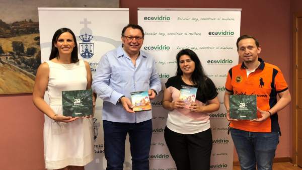 Entrega de premios a caseteros ganadores de la campaña de reciclaje en la Feria Entrega de premios a caseteros ganadores de la campaña de reciclaje en la Feria