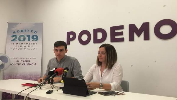 Ferran Martínez y Àngela Ballester en rueda de prensa Ferran Martínez y Àngela Ballester en rueda de prensa