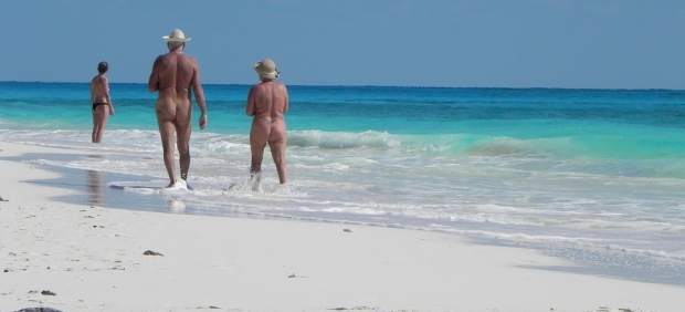 ¿Se puede tener sexo en una playa nudista?