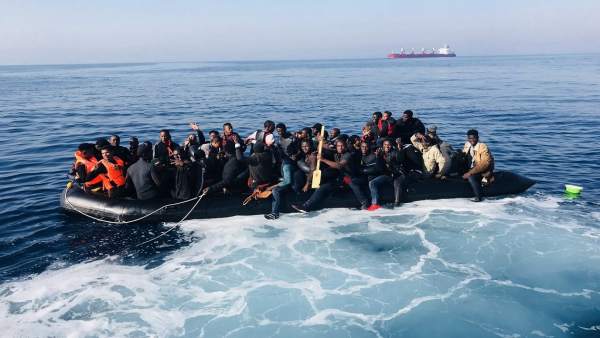 Inmigrantes en patera Inmigrantes en patera