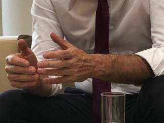 Manos de Pedro Sánchez