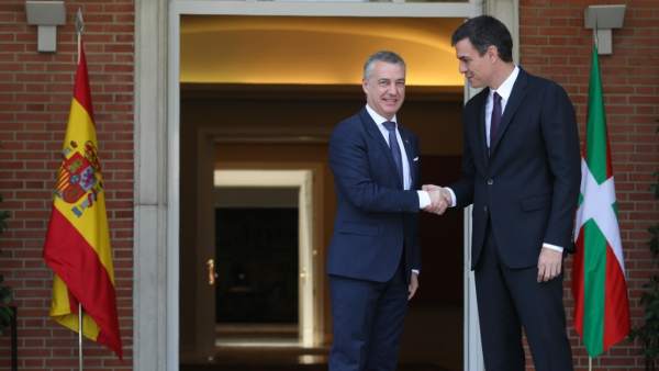 Pedro Sánchez recibe en la Moncloa a Íñigo Urkullu. Pedro Sánchez recibe en la Moncloa a Íñigo Urkullu.