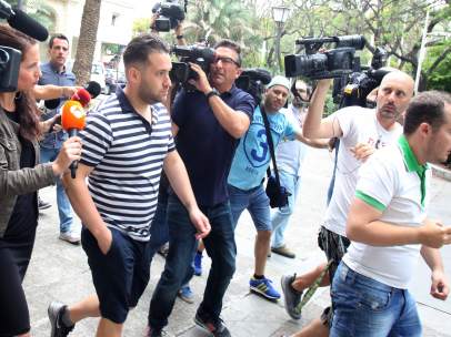 Acude al juzgado a firmar el condenado de 'La Manada' Jose Angel Prenda