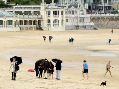 Día de lluvia y playa en San Sebastián
