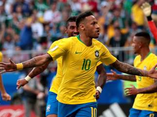 Gol de Neymar con Brasil