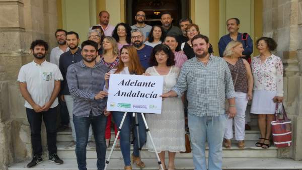 Presentación del manifiesto ante el Ayuntaniento Presentación del manifiesto ante el Ayuntaniento