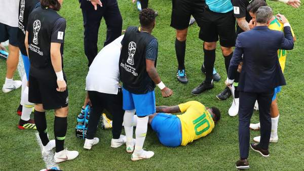 Resultado de imagen para neymar jr brasil en el piso
